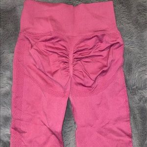 PINK SCRUNCH LEGGINGS. WORN ONCE. VERY GOOD CONDITION. SIXE XS.